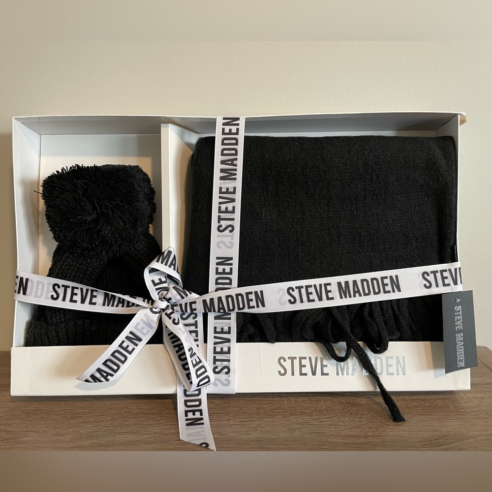 Black Steve Madden Hat with Scarf Duo
